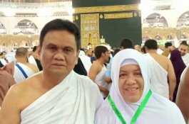 Wujud Syukur Lolos ke Senayan, Bupati Barru Umrah Bareng Istri