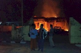 Ini Insiden yang Terjadi Sebelum Markas Polsek Tambelangan Sampang Terbakar 