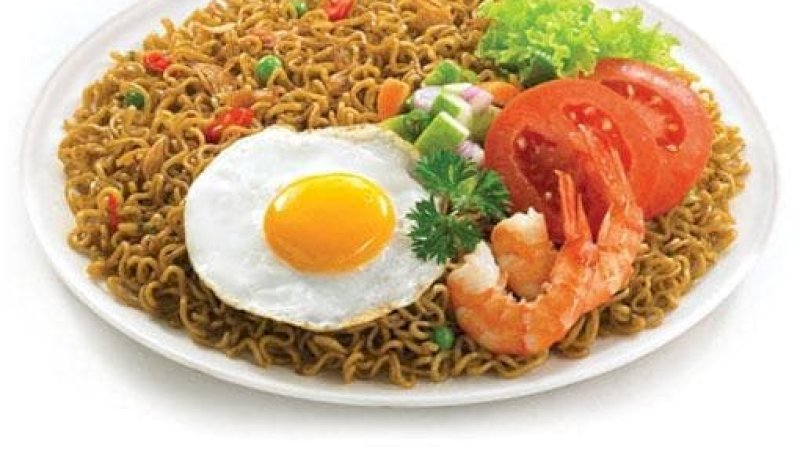 Dampak Buka Puasa Langsung Makan Mie Instan