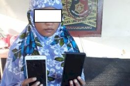 Berbekal Mukena, Wanita Ini Terekam CCTV Curi HP di Rumah Sakit Grestelina