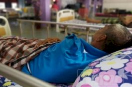 Jadi Penyadap Karet Demi Besarkan Anak-anaknya, Saat Lumpuh Ayah Ditinggal