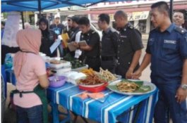 Terciduk Makan di Depan Umum, 102 Orang Ditangkap Polisi Johor