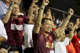 Di Hadapan 11.866 Penonton, Iqbal Janji Benahi Stadion Mattoanging