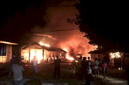 Lerai Bentrokan Warga, Anggota TNI Tewas Dikeroyok Warga