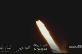 SpaceX Luncurkan Satelit untuk Layanan Web Global