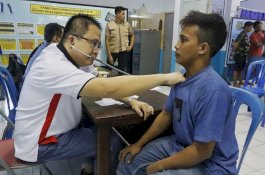 Pastikan Bebas Narkoba, Sopir Angkutan Selayar Jalani Tes Kesehatan