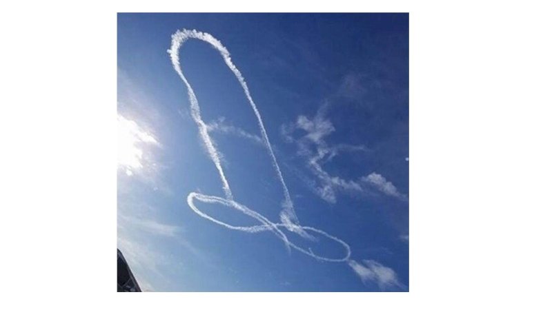 Iseng, 2 Pilot Ini Buat 'Lukisan' yang Bikin Gempar di Langit
