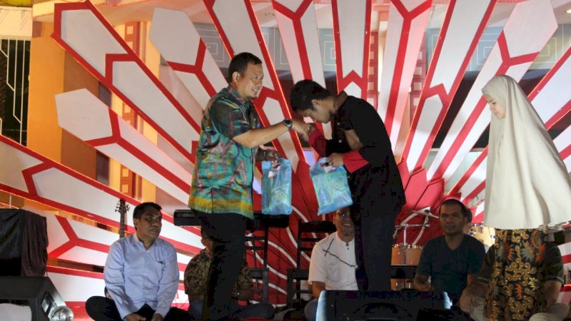 Pj Wali Kota Makassar Bagi Kunci Sukses di Hadapan 1.000 Anak Yatim