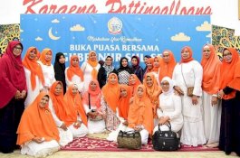 Buka Puasa Bersama Majelis Taklim Aura Aulia, Ketua PKK Sulsel: Rajin-rajin Baca Alquran