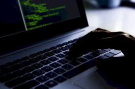 Laptop Tua ini Terinfeksi 6 Virus Paling Berbahaya, Dijual Rp17 Miliar