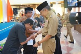 Pemkot Parepare Serahkan Insentif ke 860 Guru Mengaji
