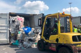 Malaysia Akan Kembalikan 450 Ton Sampah ke Negara Asalnya