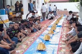 Warga Lesehan di Acara Buka Puasa Bersama Wabup Takalar