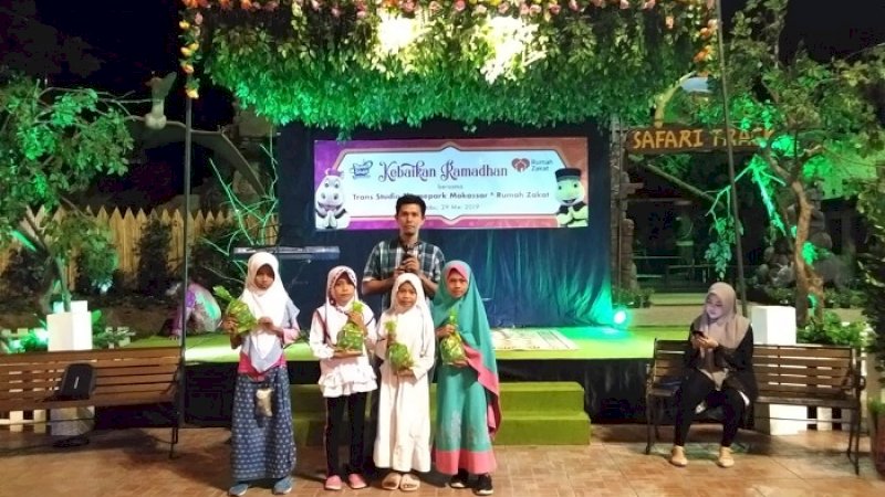 Trans Studio Theme Park Makassar bersama Rumah Zakat ikut berbagi kebaikan Ramadan dengan memuliakan anak yatim.
