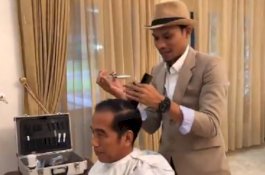 Video saat Rambut Jokowi Dicukur Jumadi