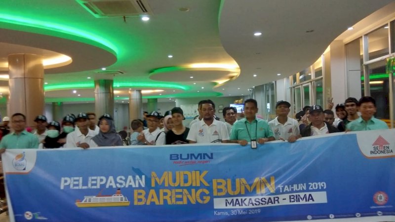 Semen Tonasa Lepas Peserta Mudik Bareng BUMN di Pelabuhan Makassar
