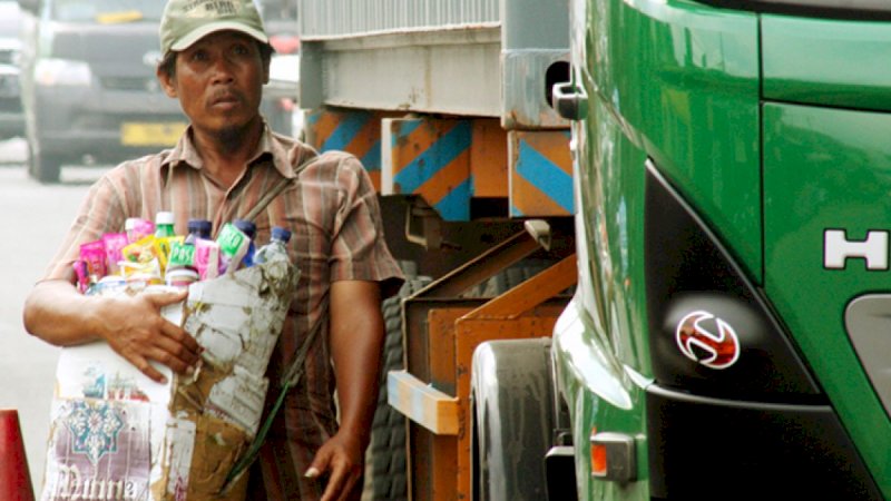 Ilustrasi Pedagang Asongan.