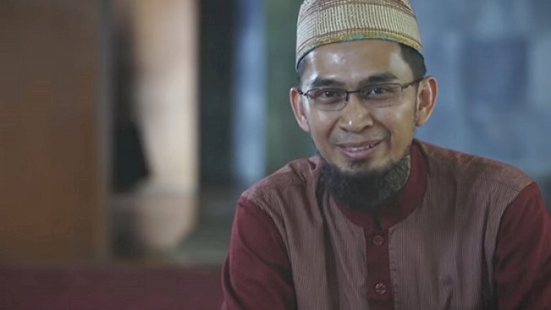 Ustaz Adi Hidayat Lc MA