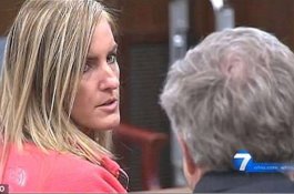 Asyik Mesum dengan Siswanya, Bu Guru Kaget Saat Kepala Sekolah Ketuk Pintu Kelas