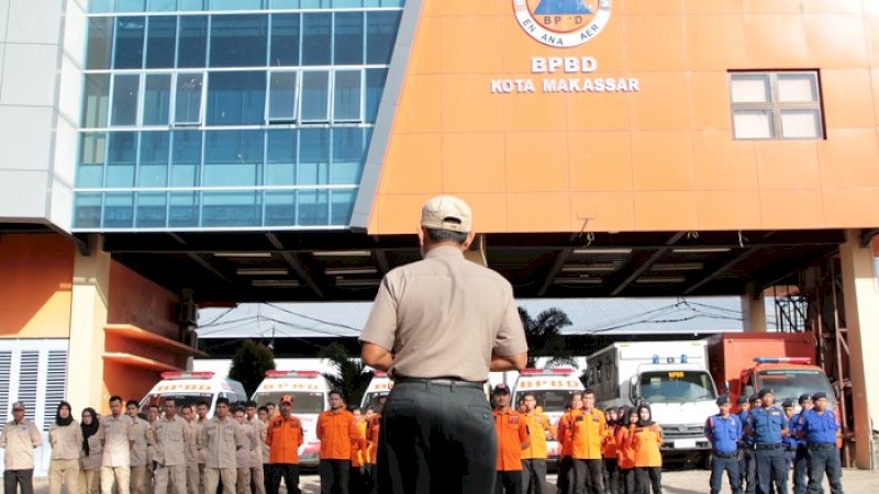 Badan Penanggulangan Bencana Daerah (BPBD) Kota Makassar menggelar apel siaga di Jalan Kerung-Kerung, Jumat (31/5/2019). 