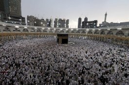Foto Udara Menakjubkan: Ribuan Jemaah Salat Jumat di Mekah