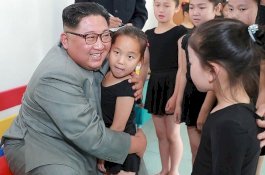 Usai Eksekusi Mati Juru Runding, Kim Peluk Anak TK