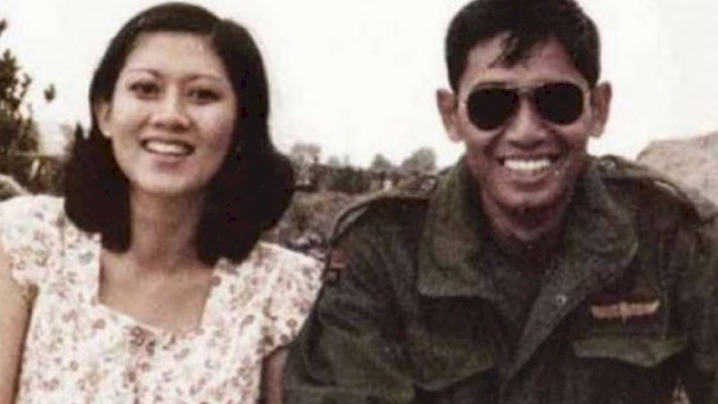 Ani Yudhoyono dan SBY saat masih muda.
