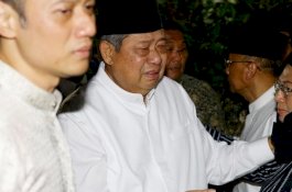 Ibu Ani Pacarkan Rona Bahagia, SBY: Selamat Jalan Memo!