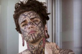 Sekitar 98% Tubuh Pria Ini Dihiasi Tato