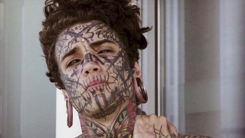 Sekitar 98% Tubuh Pria Ini Dihiasi Tato