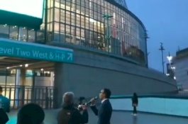 Detik-Detik saat Azan Berkumandang di Stadion Wembley 