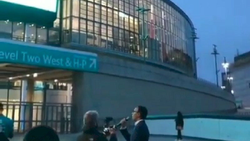 Sejarah baru terukir di Inggris. Pertama kalinya azan berkumandang di salah satu stadion megah, Wembley Stadium.