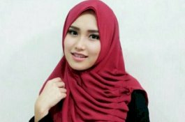 Rumah Ayu Ting Ting Dilempari Celana Dalam dan Pembalut Bekas, Siapa Pemiliknya?