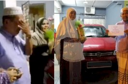 Video Momen Menyentuh Saat 8 Anak Beri Kejutan Orang Tuanya dengan Mobil Impian