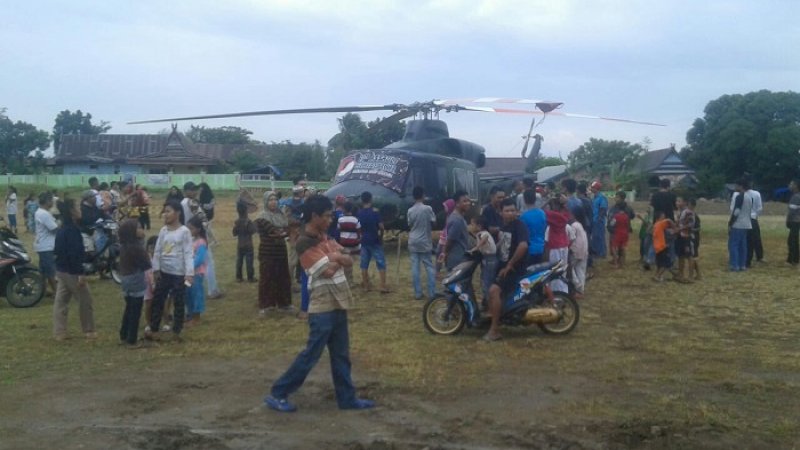 Helikopter yang ditumpangi  Pangdam XIV/Hasanuddin Mayjen TNI Surawahadi mendarat darurat di lapangan sepak bola Bontoramba, Senin pagi (3/6/2019).