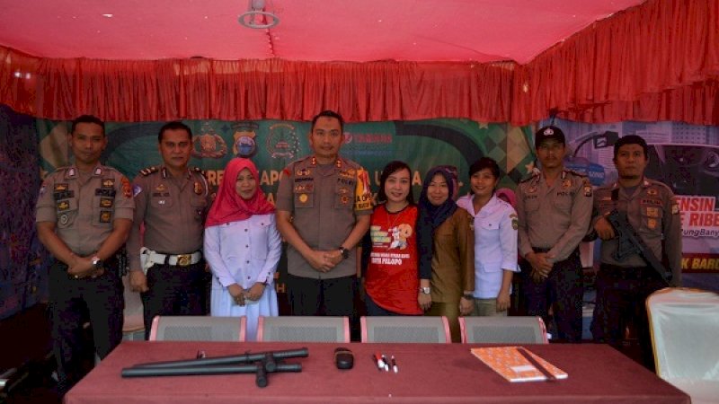 Kapolres Palopo AKBP Ardiansyah, melakukan pengecekan Petugas Jaga di beberapa Pos Pengamanan dan Pos Pelayanan Operasi Ketupat Polres Palopo 2019, Senin, (3/6/2019). 