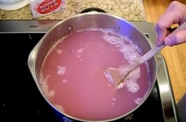 Ingin Hemat Uang? Ini Cara Bikin Deterjen Sendiri