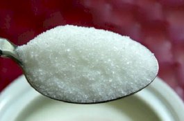 Inilah Sebabnya Mengapa Anda Harus Taburkan Gula di Kebun Anda