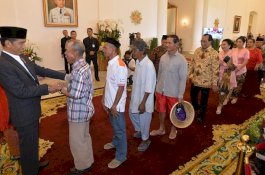 Warga Dilarang Bawa HP ke Open House Jokowi, Tidak Boleh Selfie?