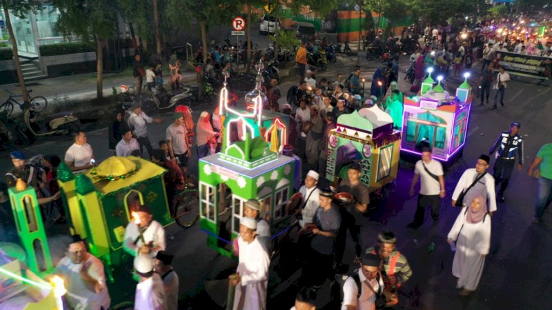 Pemkot Makassar Gelar Lomba Pawai Takbir Antarkecamatan