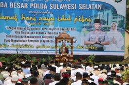 Gelar Salat Ied Bersama Warga, Kapolda Sulsel Sampaikan Selamat Idul Fitri