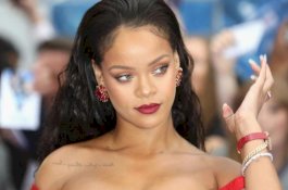 Rihanna Jadi Musisi Wanita Terkaya di Dunia