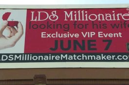 Pria Jutawan Beriklan di Baliho untuk Cari dan Seleksi Calon Istri