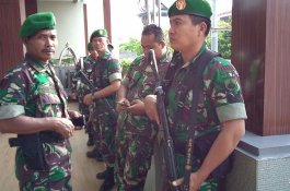 Perwira Polisi Curigai Jenderal TNI Ambil HP, Tentara Siaga di Luar Hotel