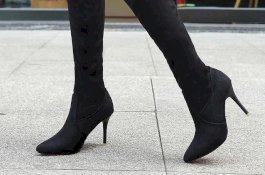 Menaker Dukung Perempuan Pakai High Heels, Ini Alasannya