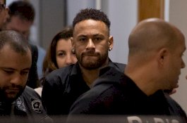 Wanita yang Mengaku Diperkosa Neymar Pernah Tikam Mantan Suaminya