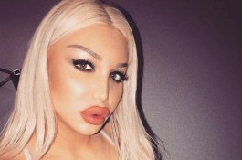 Demi Tampil Feminim, Trangender Ini Lakukan Hal yang Buat Heboh di Payudaranya