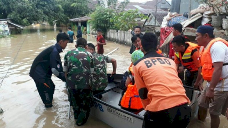 Badan Penanggulangan Bencana Daerah (BPBD) Kabupaten Sidrap mengambil langkah cepat untuk menangani banjir.