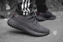 Cerita di Balik Adidas Yeezy 350 V2 yang Ludes dalam Hitungan Menit