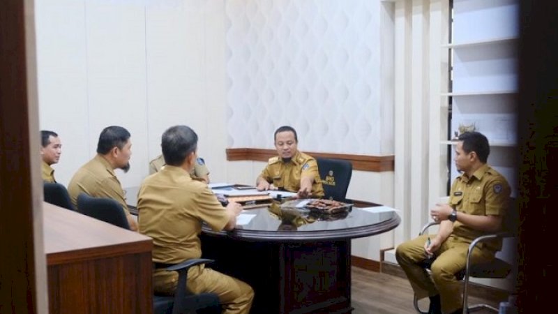 Wagub Sulsel, Andi Sudirman Sulaiman (kedua kanan).